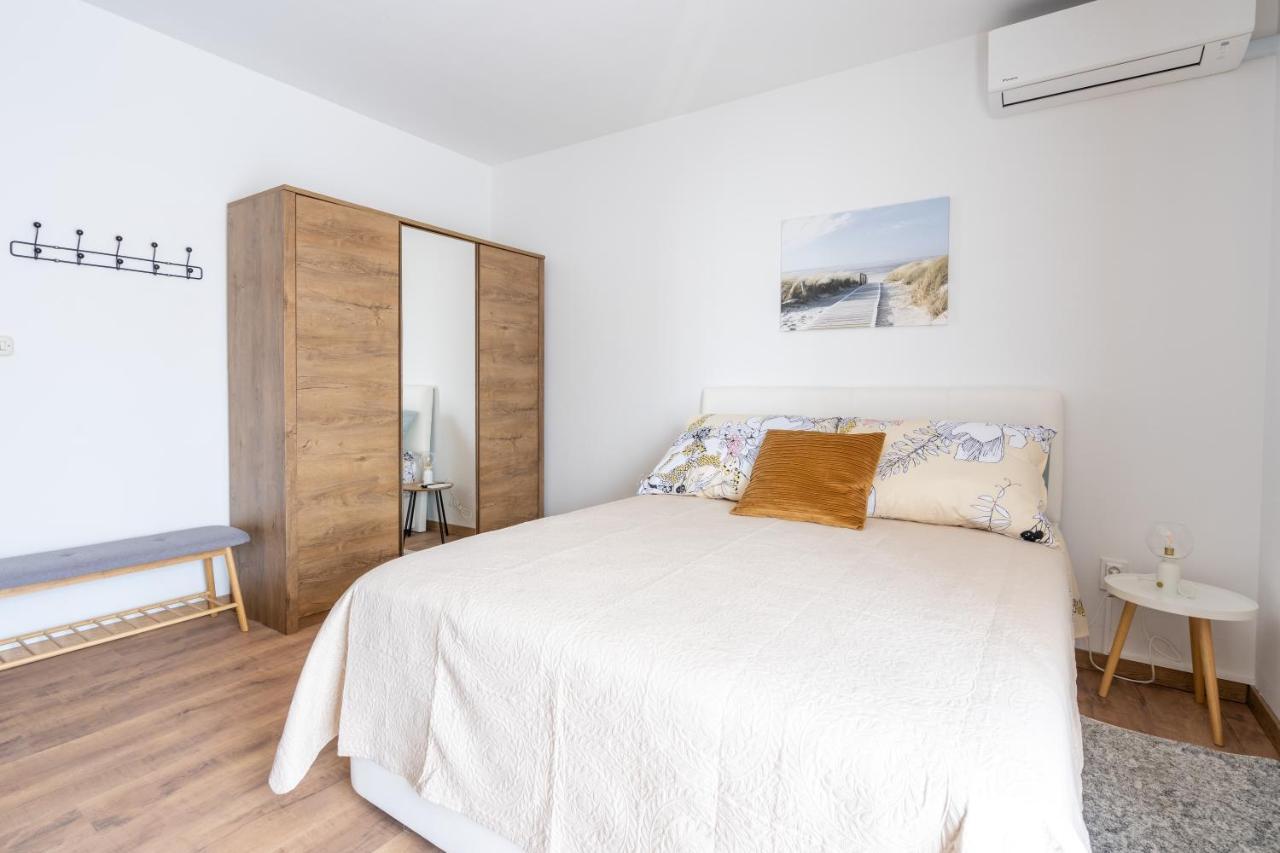 Alto 1 Studio Apartment Ровинь Экстерьер фото