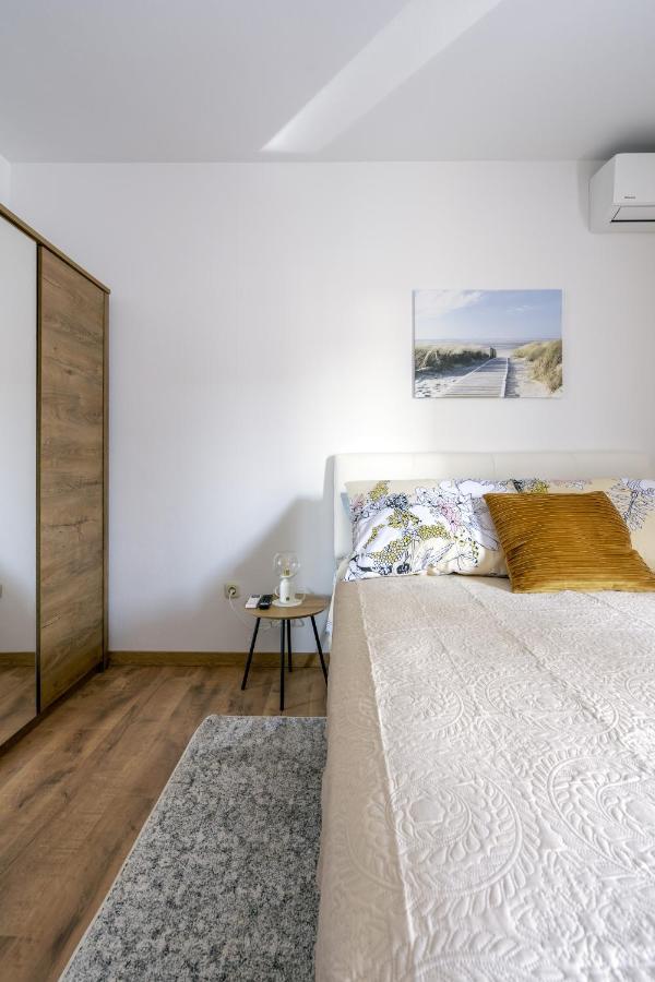 Alto 1 Studio Apartment Ровинь Экстерьер фото